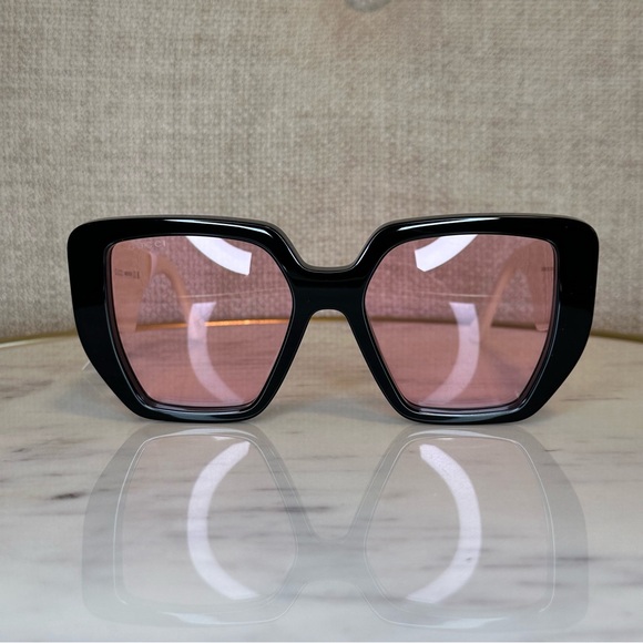 New! Authentic Gucci Square sunglasses - Picture 9 of 14